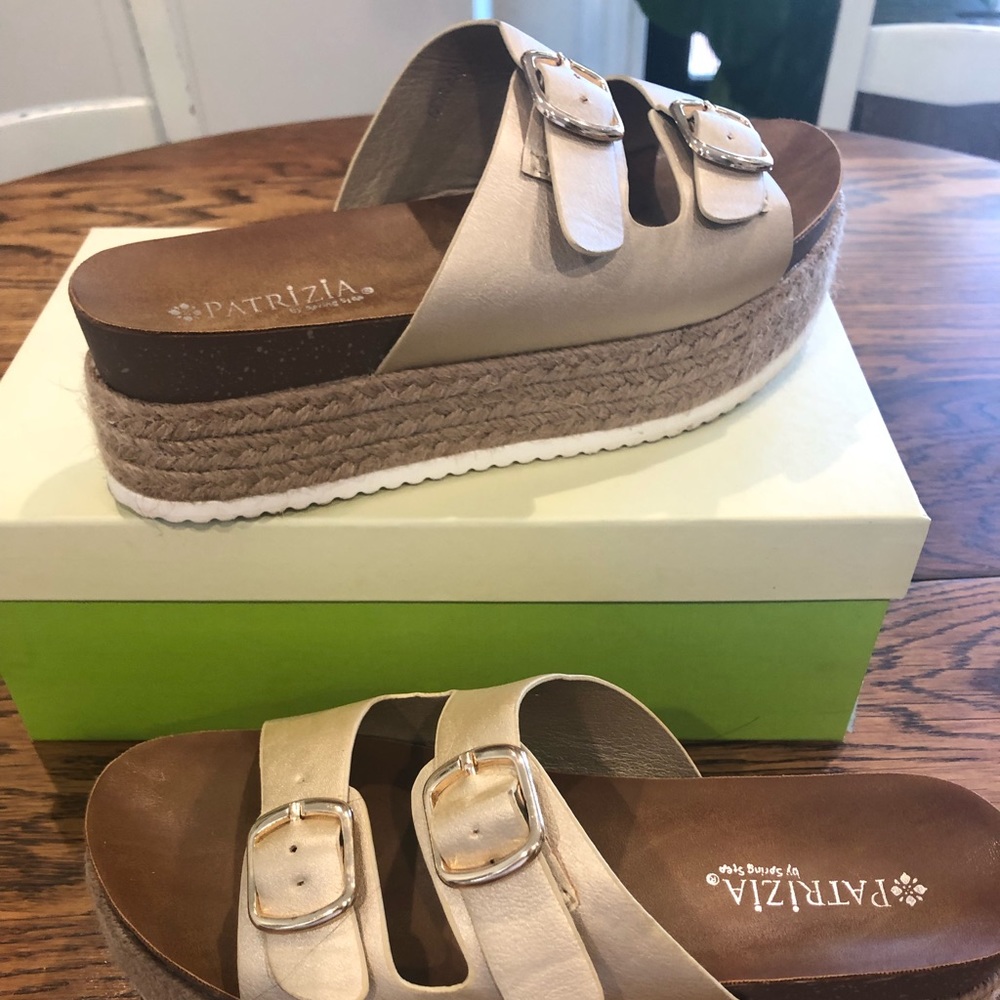 Cute and stylish espadrille flatform sandals